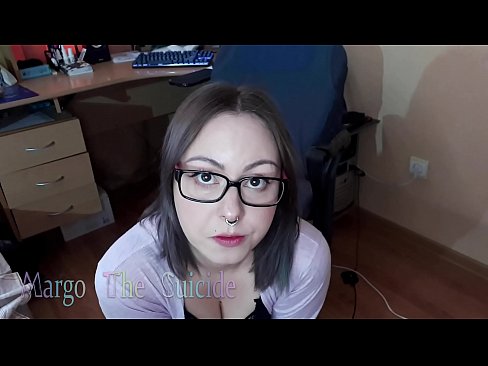 ❤️ Ragazza sexy con gli occhiali succhia il dildo profondamente sulla macchina fotografica ️❌ Slutsal it.com-porn-kai.ru ❌❤